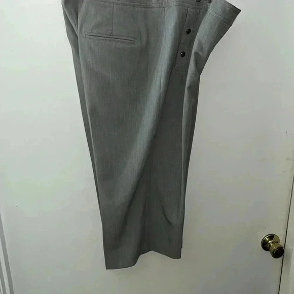 Larry Levine Stretch Capris~Size 14 - Picture 5 of 8